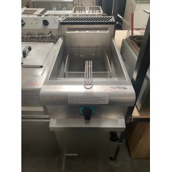 Μεταχειρισμένη φριτέζα αερίου επιδαπέδια