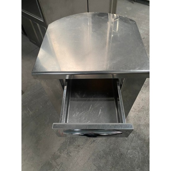 Μεταχειρισμένο ερμάριο με κυκλική πλάτη 60Χ60Χ86