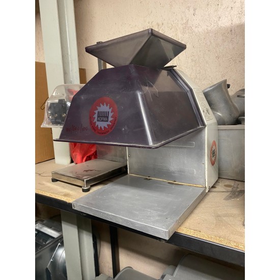 Μεταχειρισμένη σνιτσελομηχανή μάρκας Κofma