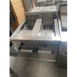 Μεταχειρισμένη φριτέζα ηλεκτρική επιδαπέδια