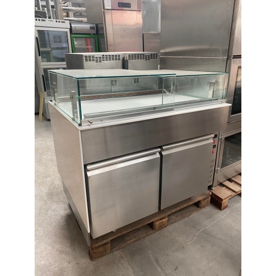 Μεταχειρισμένη βιτρίνα ζαχαροπλαστείου με εξωτερικό μοτέρ 120Χ89Χ110